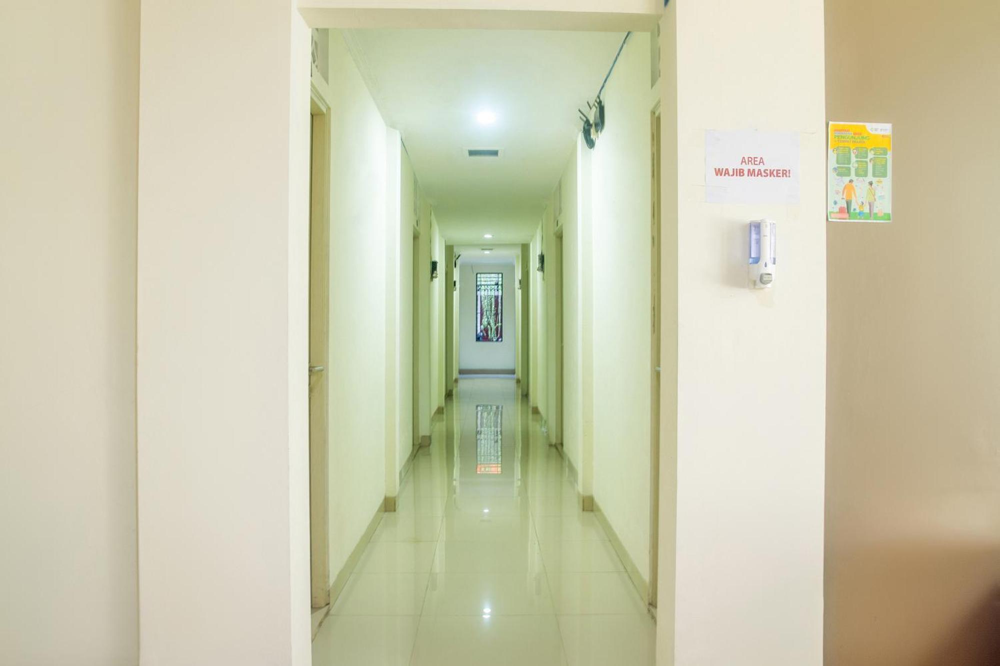 Urbanview Hotel Minongga Pondok Labu By Reddoorz Jakarta Luaran gambar