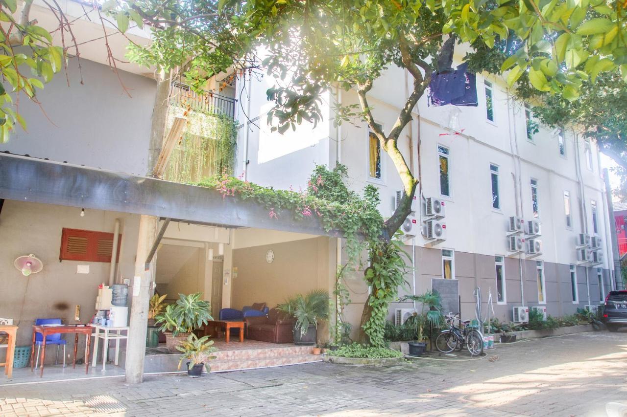 Urbanview Hotel Minongga Pondok Labu By Reddoorz Jakarta Luaran gambar